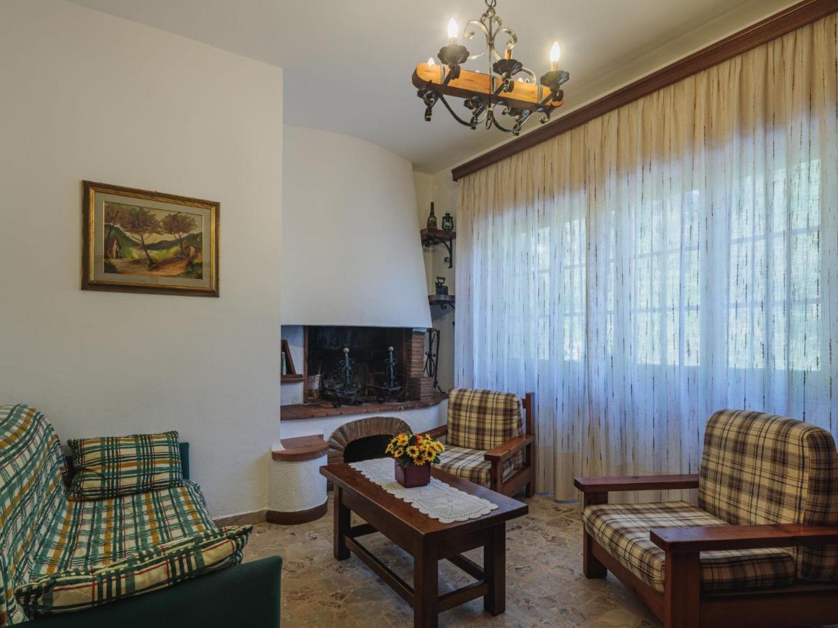 Apartment Barbara By Interhome Corsanico-Bargecchia Екстериор снимка